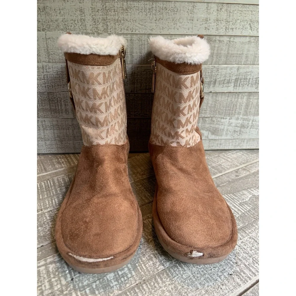 Women's MICHAEL KORS Signature Tan Brown Canvas Mid Winter Boots Sz 3